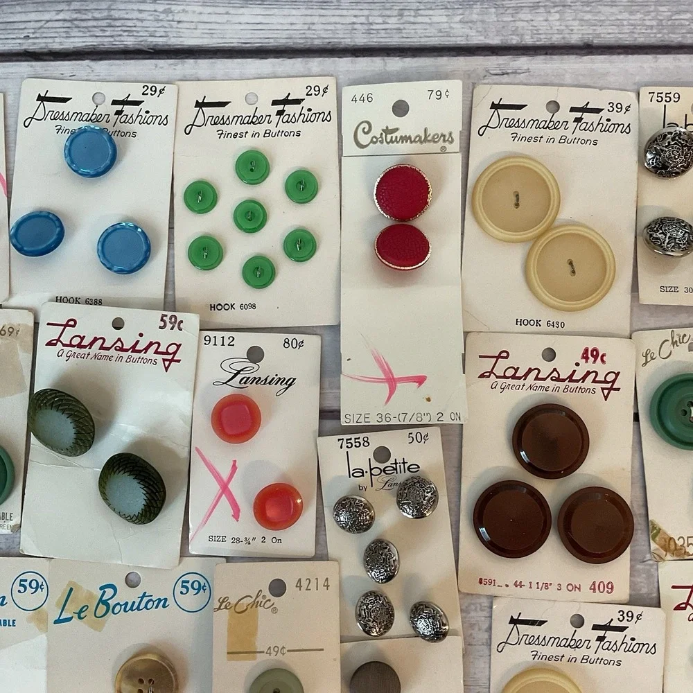 Vintage Lot Of Buttons On Cards 46 Complete Le Chic Lansing La Petite Costumaker